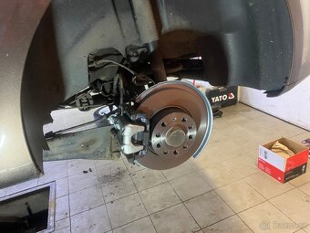 VW Touran 2.0 TDi - 18