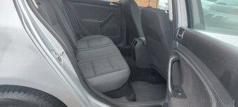 Volkswagen Golf 5 benzin 1,4 pouze 112 000 KM. - 18