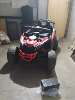 Elektrické autíčko CAN-AM Maverick
nová verze s baterií - 18