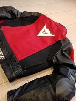 Dainese Race-Pánská kožená moto kombinéza,dvoudílná-zkracená - 18