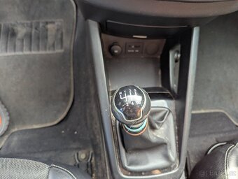 Kia Ceed SW RV 2010 - 18