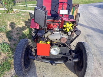 Malotraktor domácí výroby s vlečkou - 18