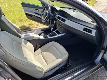 BMW e92 330ix manuál - 18