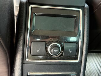 Škoda Superb 4x4, 2 FL, 2014, Scout, L&K bohatá výbava - 18
