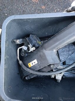 Hyundai i40 combi - páté dveře, viko kufru a jiné díly - 18