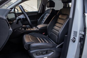 Volkswagen Touareg 3.0 V6 TDI SCR Elegance 4Motion - 18