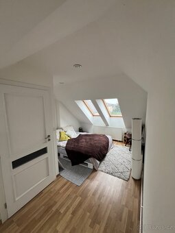 Prodej dvougeneračního domu - 18