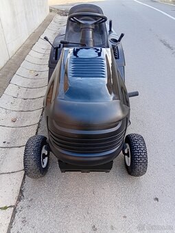 Prodám zahradní traktor Hurricane - 18