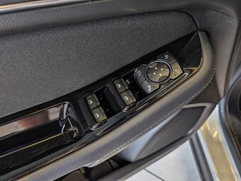 Ford S-MAX 2.0Ecoblue 140kW 4x4 TITANIUM - 18