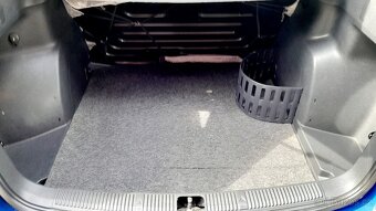 Velice zachovalá málo jetá ŠKODA FABIA II1.2 kombi - 18