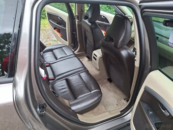 Prodám Volvo XC70 2,4 D5 AWD MY 2007 - 18