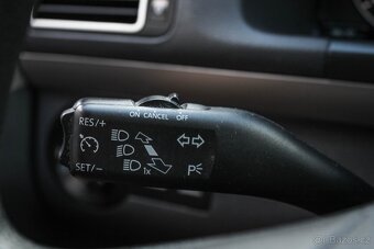 Volkswagen Touran 1.6 TDI Premium Comfortline - 18