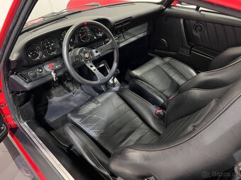 Porsche 911 SC z roku 1983 - 18