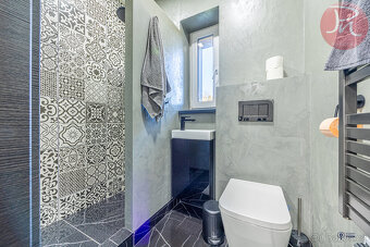 Luxusní rodinný dům v Markvartovicích – elegance, komfort a  - 18
