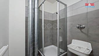 Pronájem kancelářského prostoru, 701 m², Praha - 18