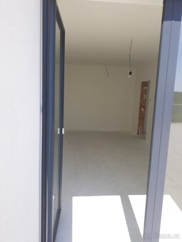 4+kk, teras, sklepní kóje - Mokrá Horákov - 18
