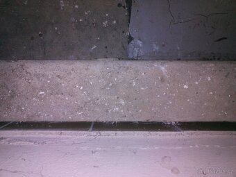 stavební materiál - zbylo ze stavby: - 18