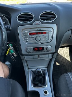 FORD FOCUS 1.6 - 18