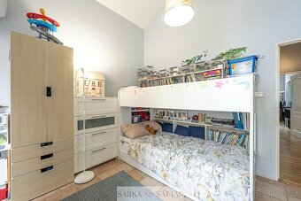 Prodej prostorného bytu 3+kk  111m2 s balkónem a sklepem v p - 18
