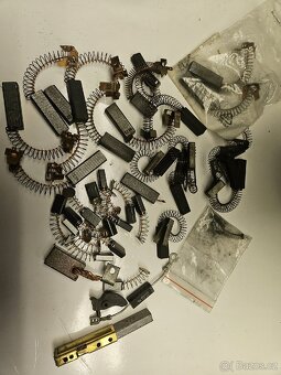 RÚZNÉ METLY A HÁKY - 18