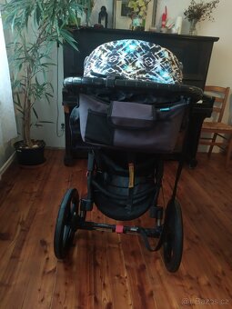 Baby Jogger Summit X3 - 18