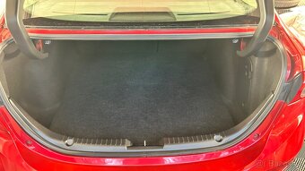 Mazda 3 benzinový 2.0 88kw 1. Majitel - 18