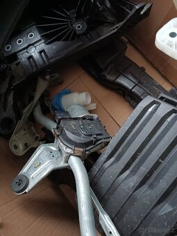 Skoda Octavia IV - přední blatník, nárazník, světlo - 18