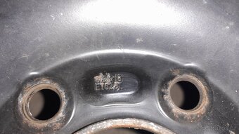zimní pneu 205/55 R16 + ocelové disky - 18