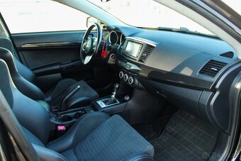 Mitsubishi Lancer EVO X 2.0 MIVEC Turbo 4WD TC-SST 4WD MR - 18