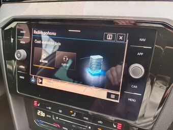 VW Passat B8 GTE 1.4 eTSI 160kW DSG Tažné ACC Kamera ERGO - 18