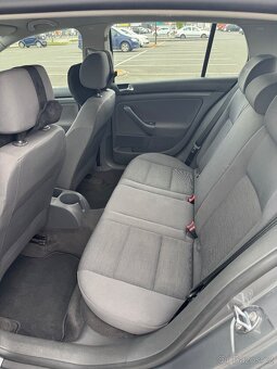 Volkswagen Golf V 1.4 16V - 18