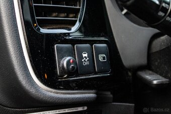 Mitsubishi Outlander Hybrid 2013 - 18