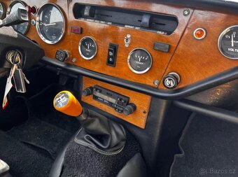 Triumph Spitfire 1500 – Kabriolet s duší gentlemana - 18