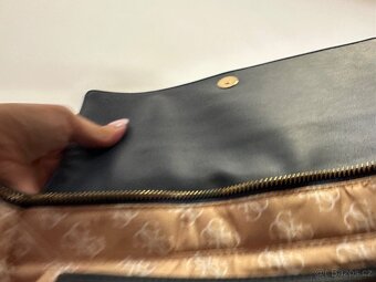 Kabelka Guess Antilla Top Handle Flap - 18