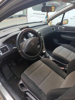 Peugeot 307 1.6 16V (2006)– na opravu nebo na díly - 18
