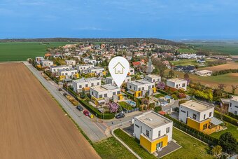 Prodej RD 5+kk/terasa, bazén, zimní zahrada, tepelné čerpadl - 18