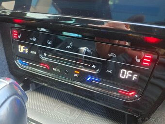 VW Passat B8 Variant 2.0TDI 110kW DSG Matrix ACC Panorama - 18