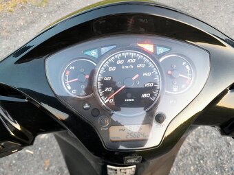 Honda SH 300i - 18