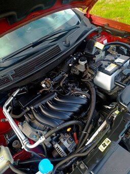 Nissan Qashqai Tekna 1.6i 86kw, 12/2013, 7 míst - 18