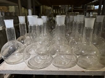 Laboratorní sklo různé - 18