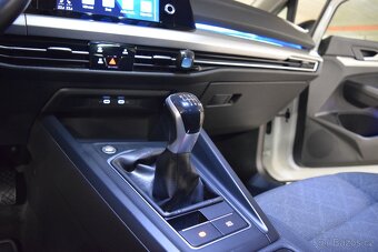 Volkswagen Golf 1.5 TSi LIFE IQ HD MATRIX nové ČR rv 2021 - 18