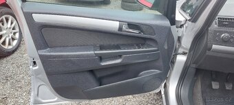 Opel Zafira 1,6 benzin Facelift 2010 - 7 mistne - 18