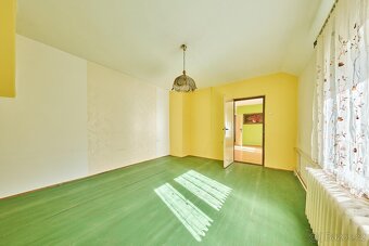 Prodej domu se 2 bytovými jednotkami, garážemi a dílnami - 18