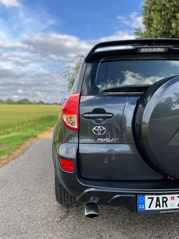 Toyota RAV4 2.2 D-CAT 4WD - 18