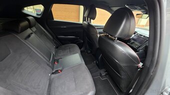 Tucson Nline s černou střechou - 18