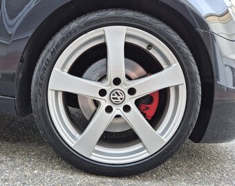 VW GOLF VI 2.0 GTi 155KW MANUÁL BI XENON VÝHŘEV - 18