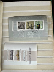 Sbírka poštovních známek - 12 alb - 18