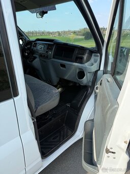 FORD TRANSIT VALNÍK 7 MÍST 2.2 85Kw - 18