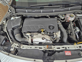 Opel Astra 1,6 CDTi 81kW Excite ST - 18