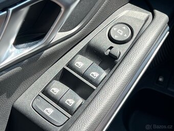 BMW 330e 215kw 2022 Led kamera ACC - odpočet DPH - 18